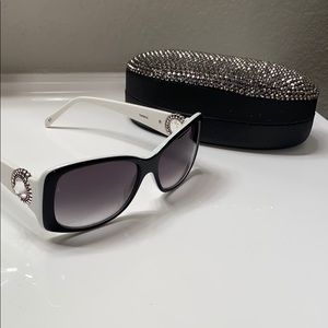 Black and white Brighton Sunglasses 🕶